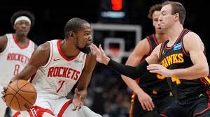 纽约洋基队宣布退役队魂伯尼·威廉斯的 51 号球衣，全场老洋基人齐聚